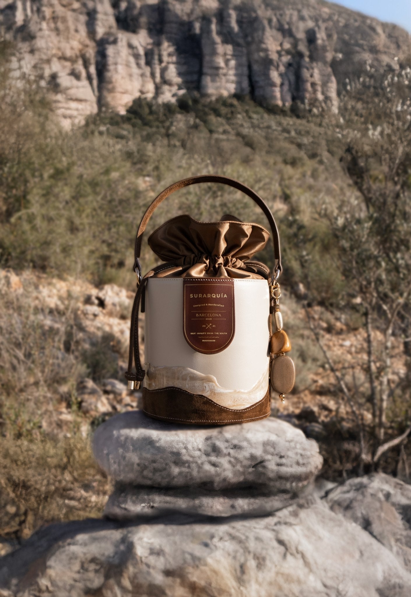 The Bucket Montserrat - SURARQUÍA